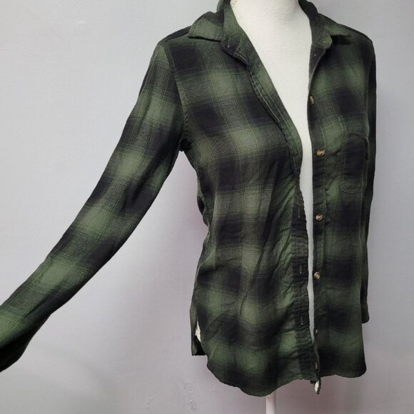 American Eagle Ahh Mazingly Soft Boyfriend Flip Flannel Shirt Button Small Green - Picture 3 of 9